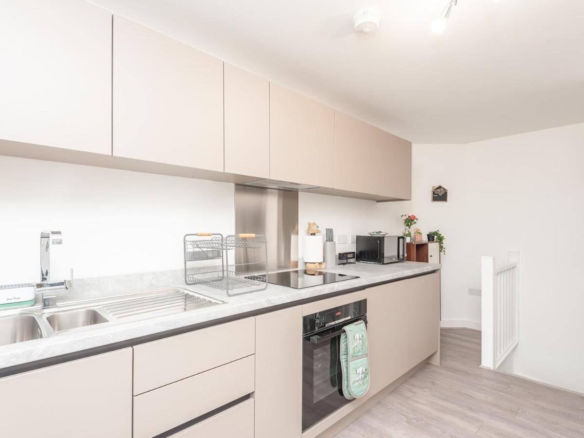 הוילה לידס Pass The Keys Horsforth Haven - Brand New Townhouse With Balcony מראה חיצוני תמונה